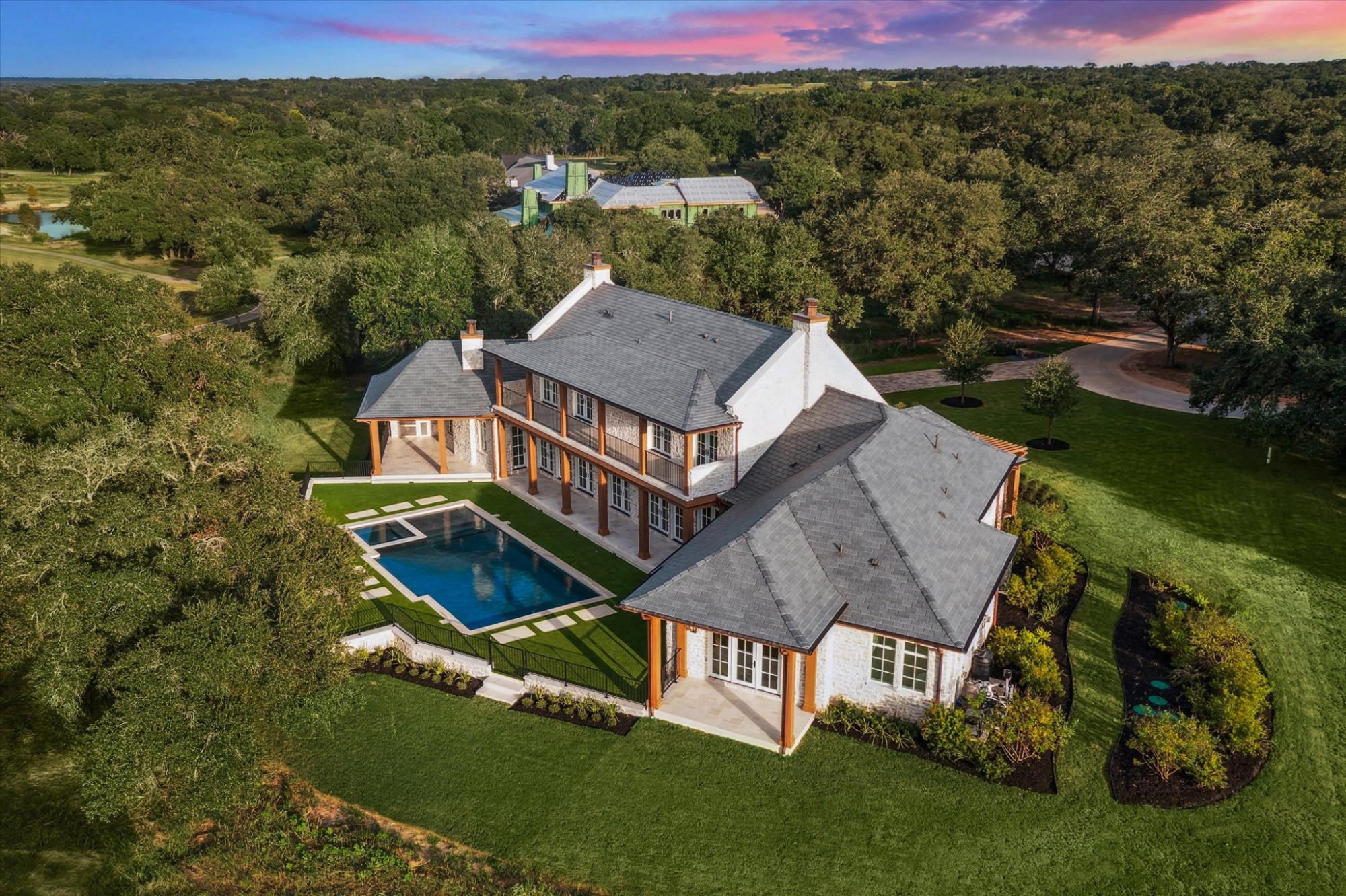 Metropolitan Custom Homes