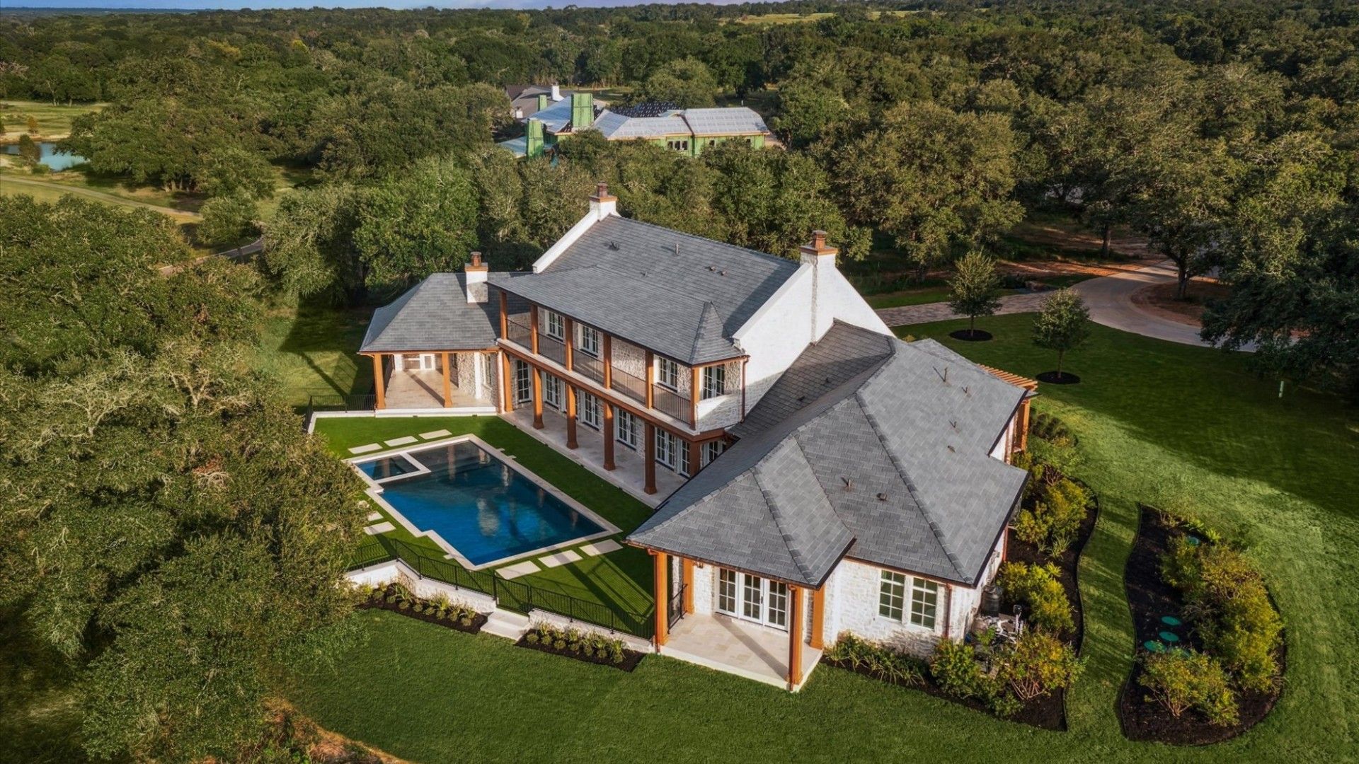 Contact the Metropolitan Custom Homes Team